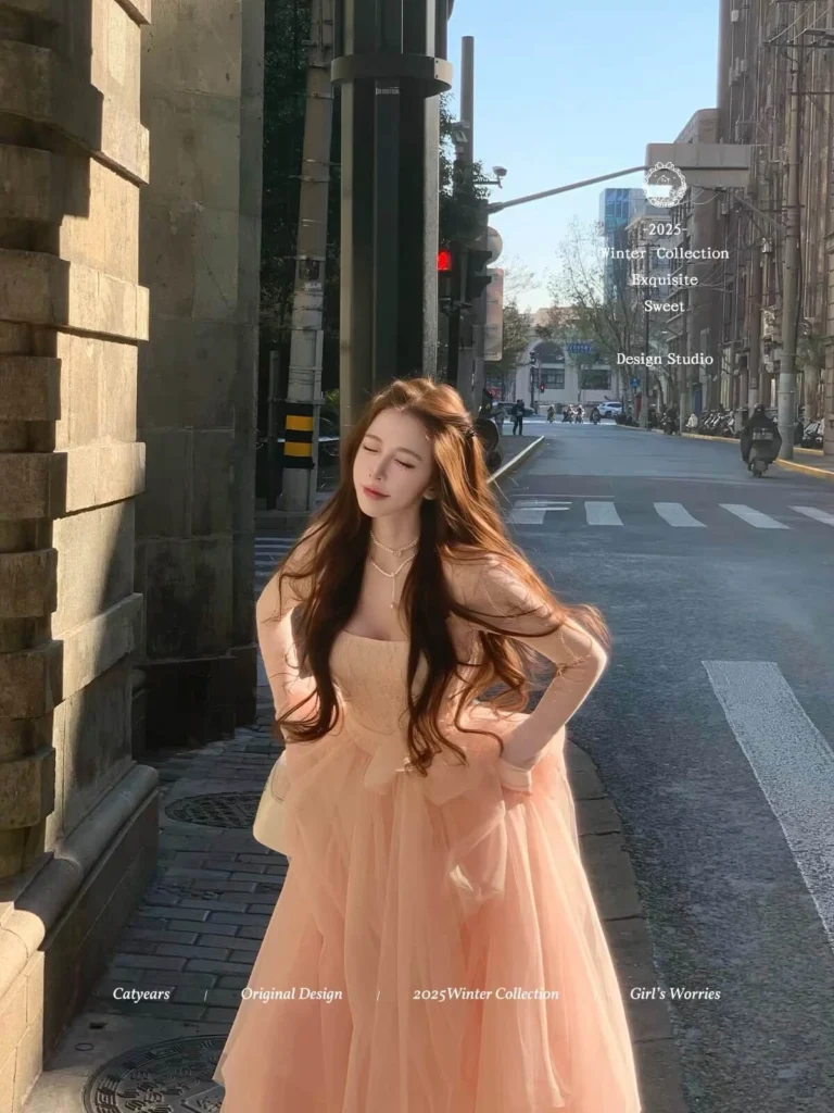 Lace Strapless Train